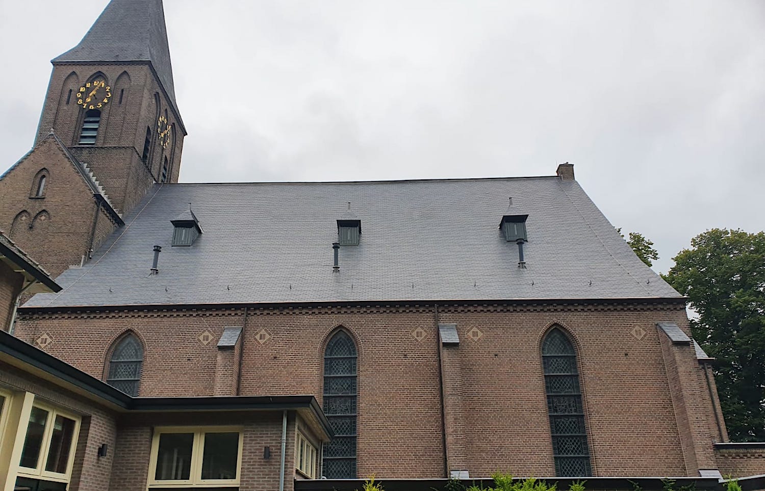 Nieuwe dak St. Josephkerk