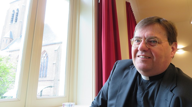 Plebaan Vincent Blom gaat de eigen klank van het Sint- Martinuskoor weer horen in de Sint- Janskathedraal