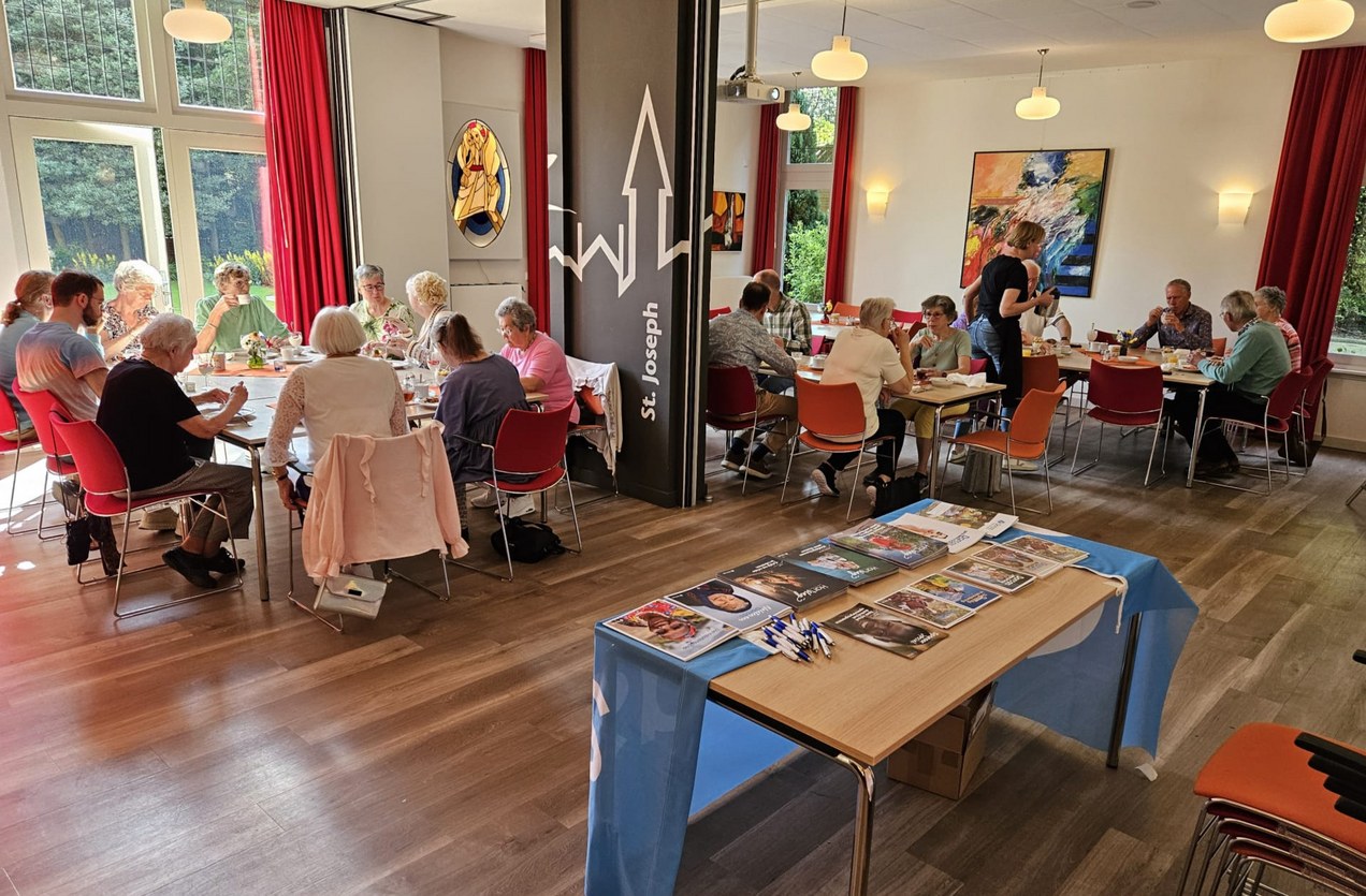 Geslaagd Ontbijt over werk Dorcas