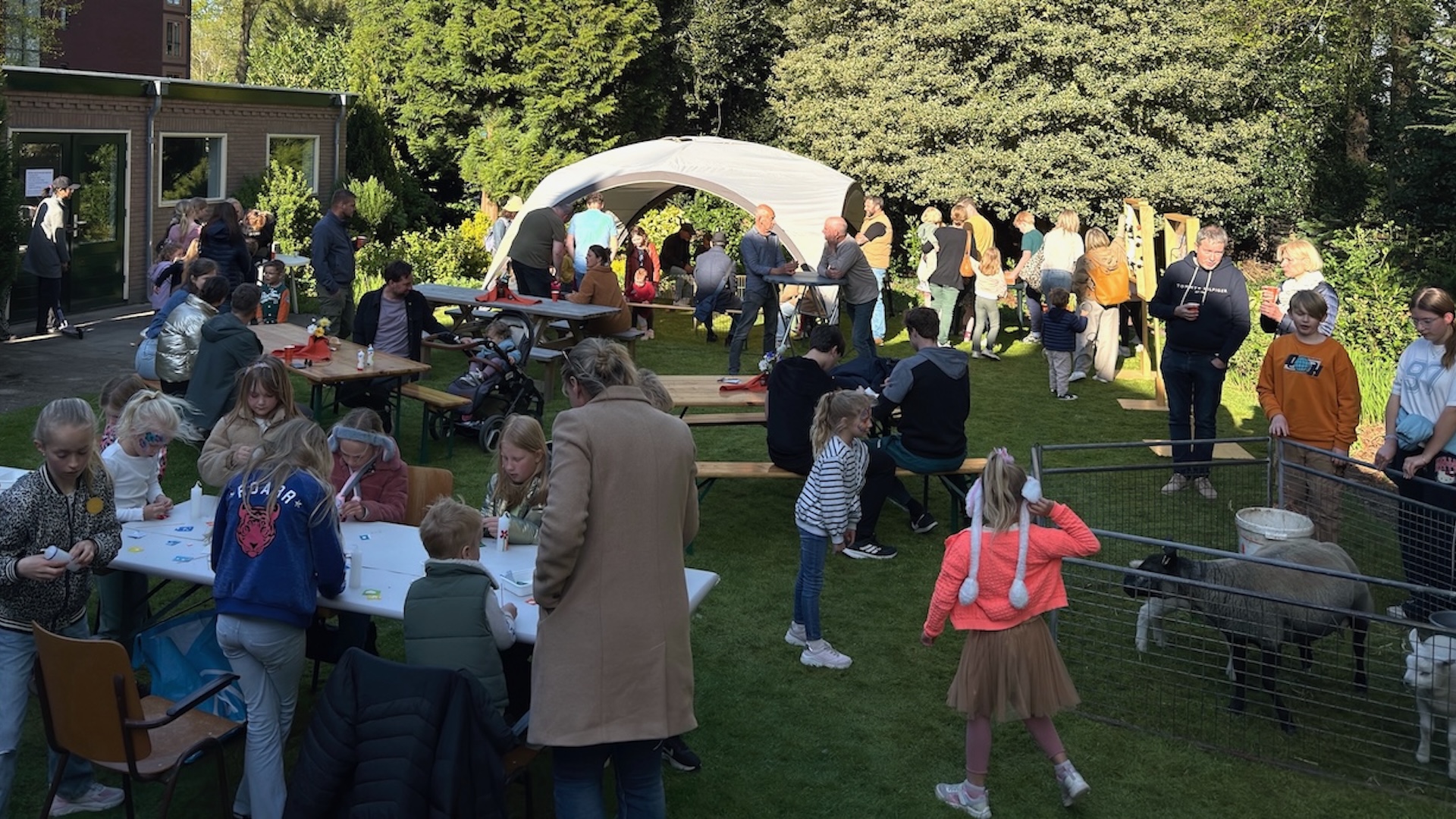 Druk bezochte Vrolijke Paastuin