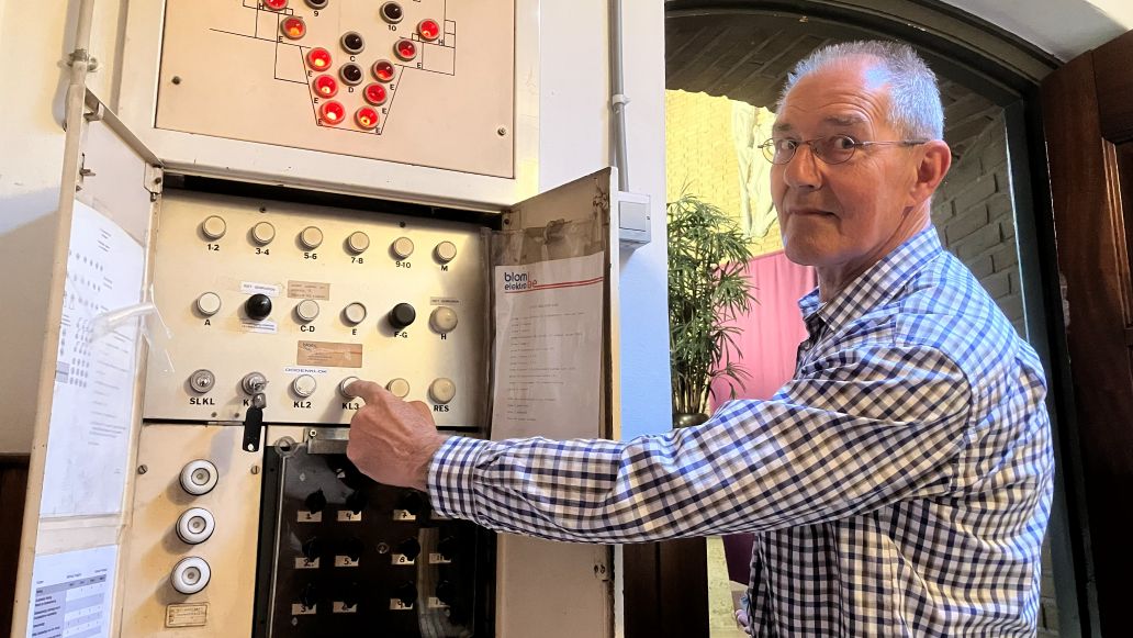 De Kerkklokken luiden voor aandacht Kerkasiel Kampen